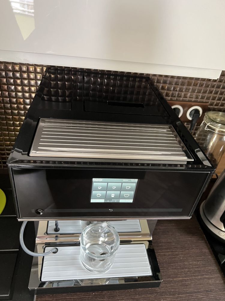 Ekspres do kawy MIELE CM 7500 Auto Cappuccino oraz Latte gwarancja