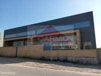 Arrenda-se Armazém na zona industrial do Batel.