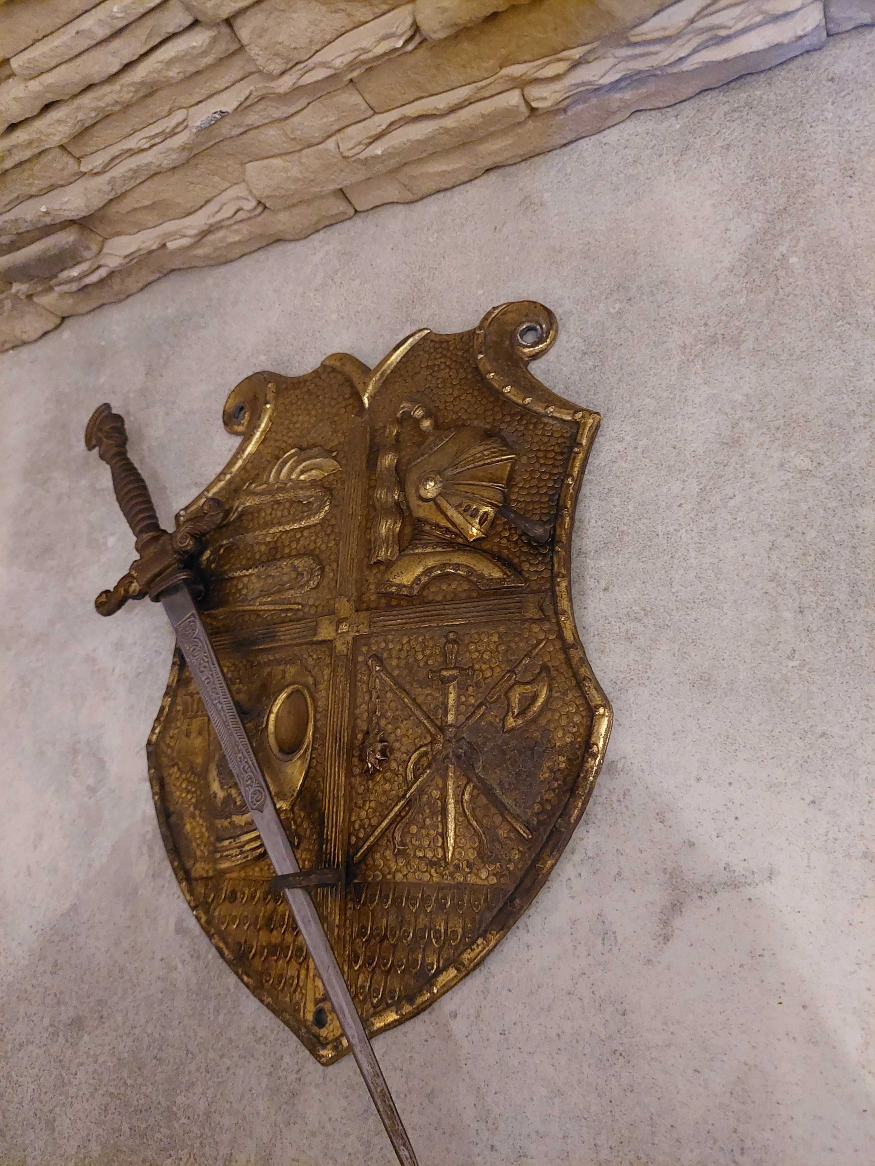 Plakieta mosiężna, rycerska ozdoba, miecz, ciekawy przedmiot