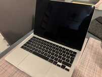 Sprzedam Tanio Macbooka Air M2 srebrny 16GB RAM i 256GB na Gwarancji
