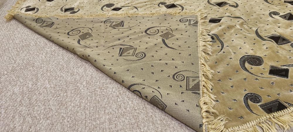 Покривало на диван