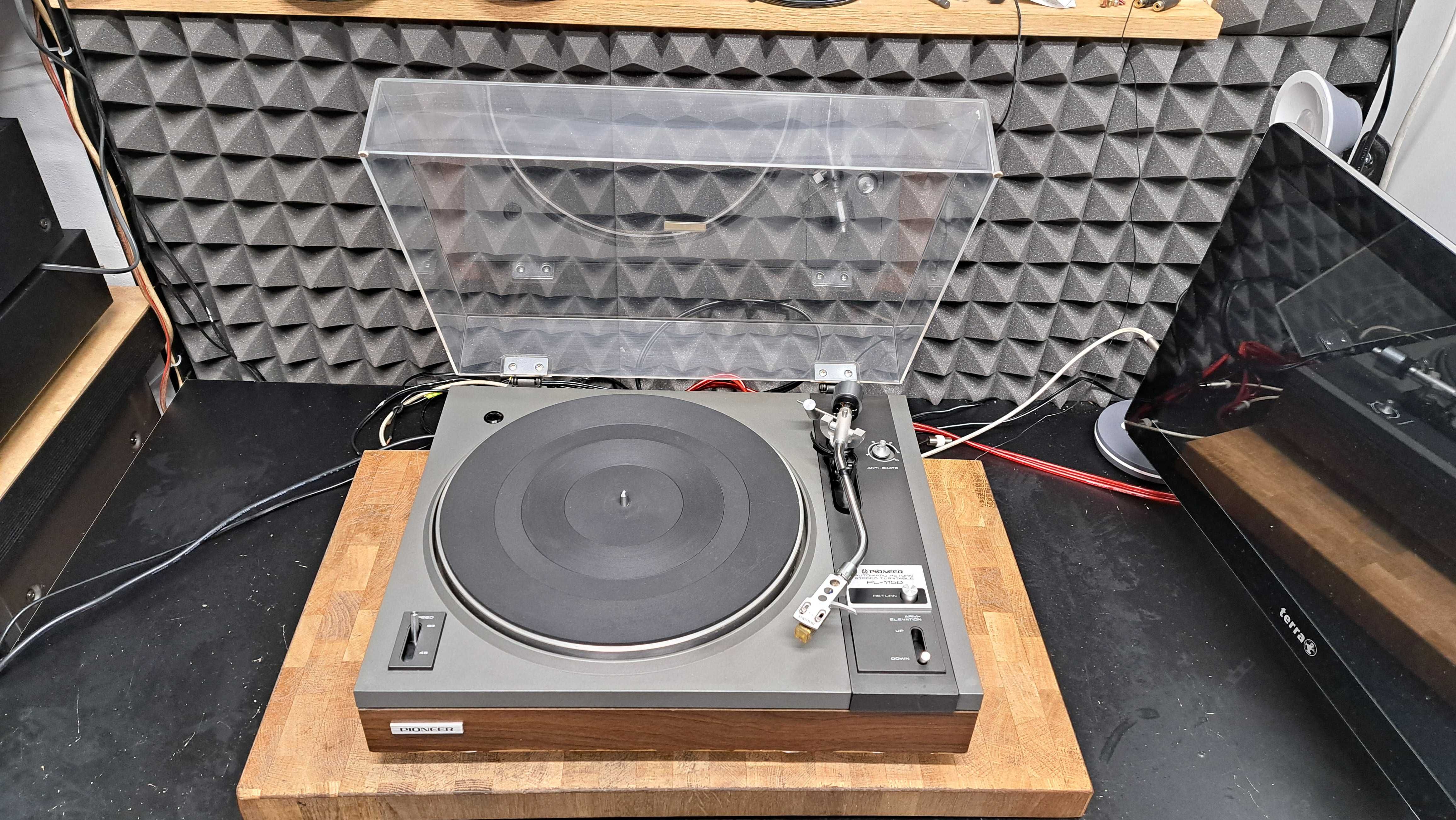 Gramofon Pioneer PL-115D