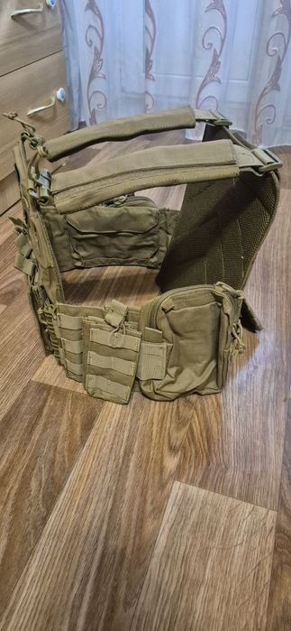 Плитоноска с подсумками