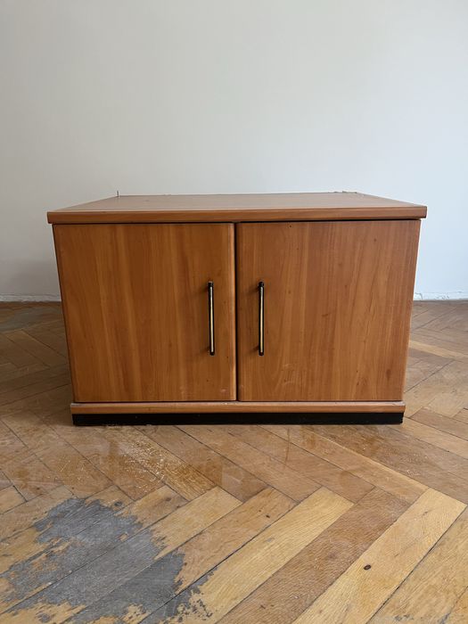 Zestaw mebli: szafka, witryna, kredens