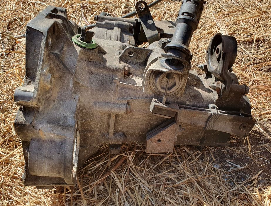 Caixa velocidades VW Golf 2L ano 2001/ 2002