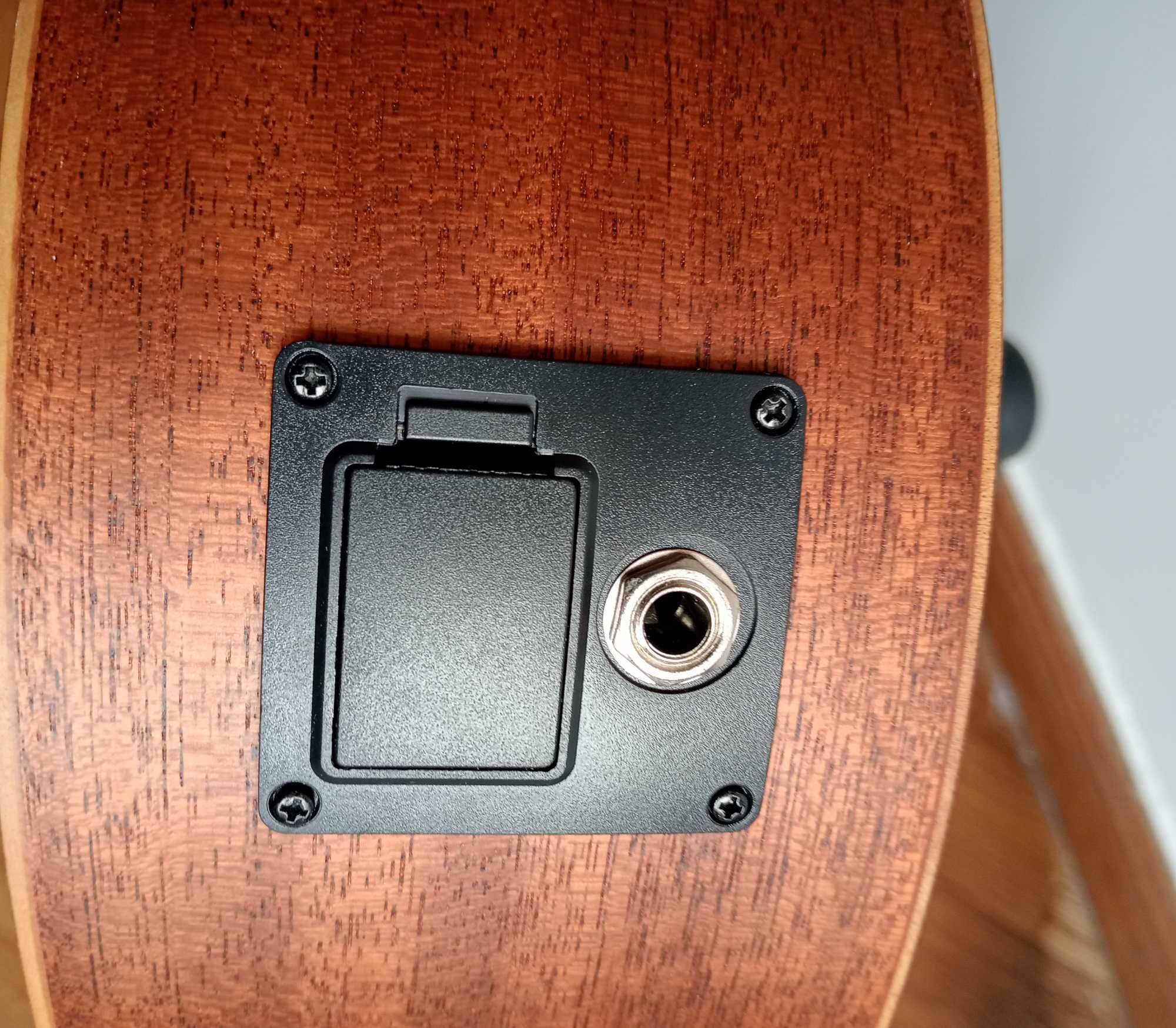 Guitarra eletroacústica