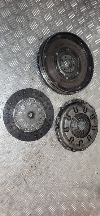 Kompletne Sprzęgło 2 masa  VW B 5 FL AUDI A4  5- cio biegowa AWX