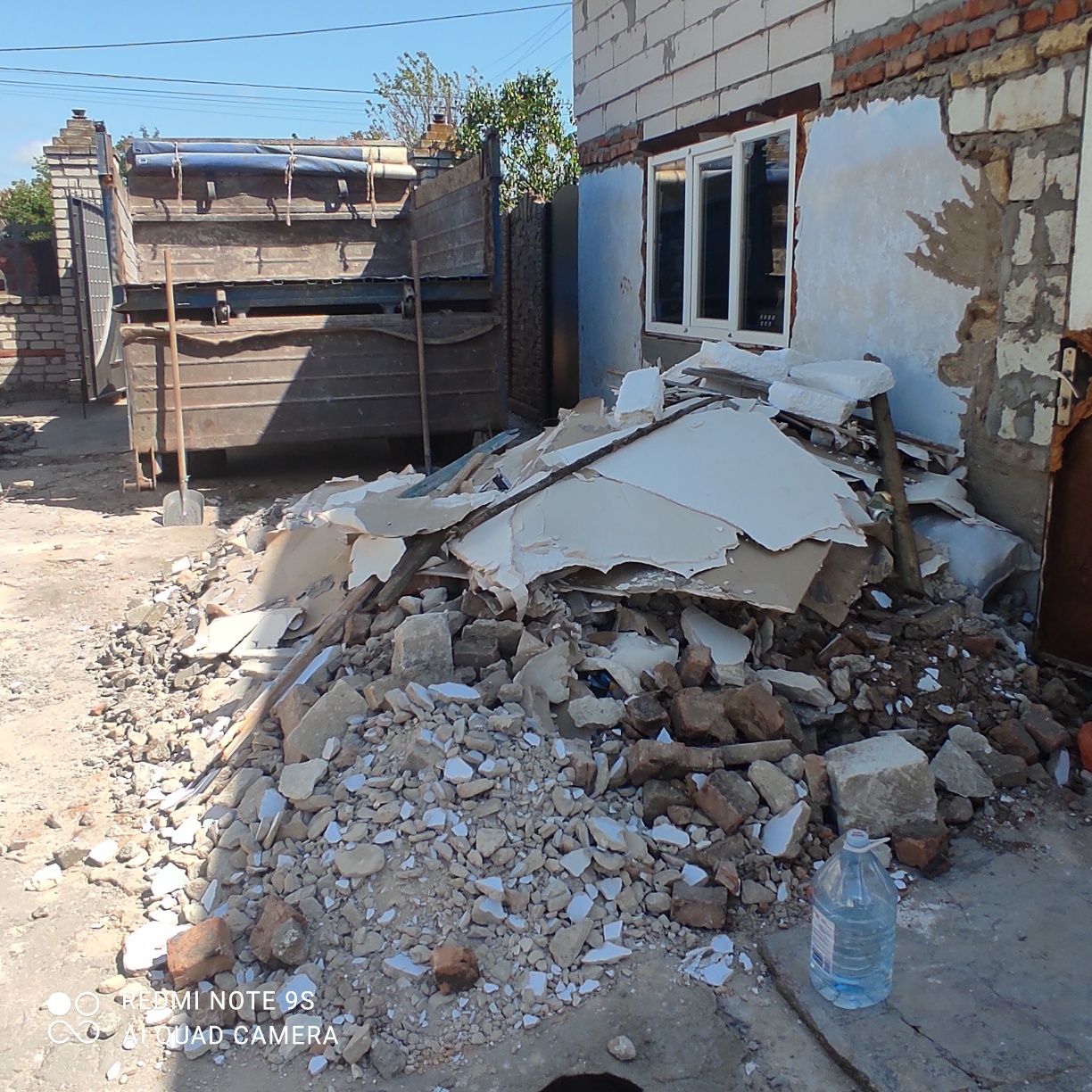 Вывоз любого мусора.доставка песка щебня отсева бута чорнозьома.