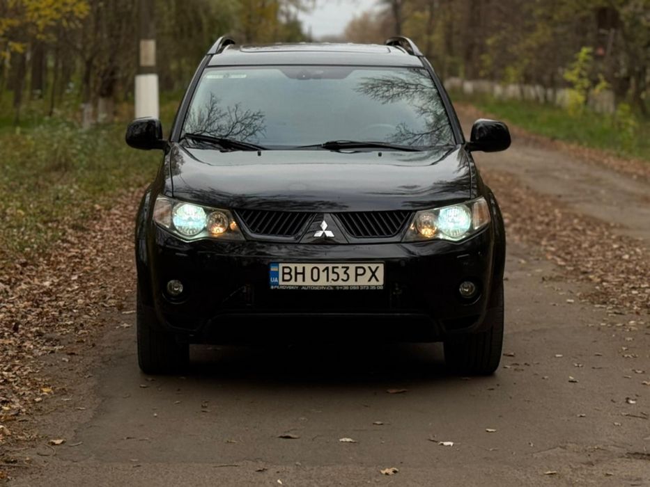 Mitsubishi Outlander XL