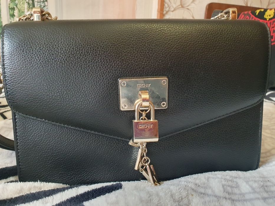 Продам сумку DKNY