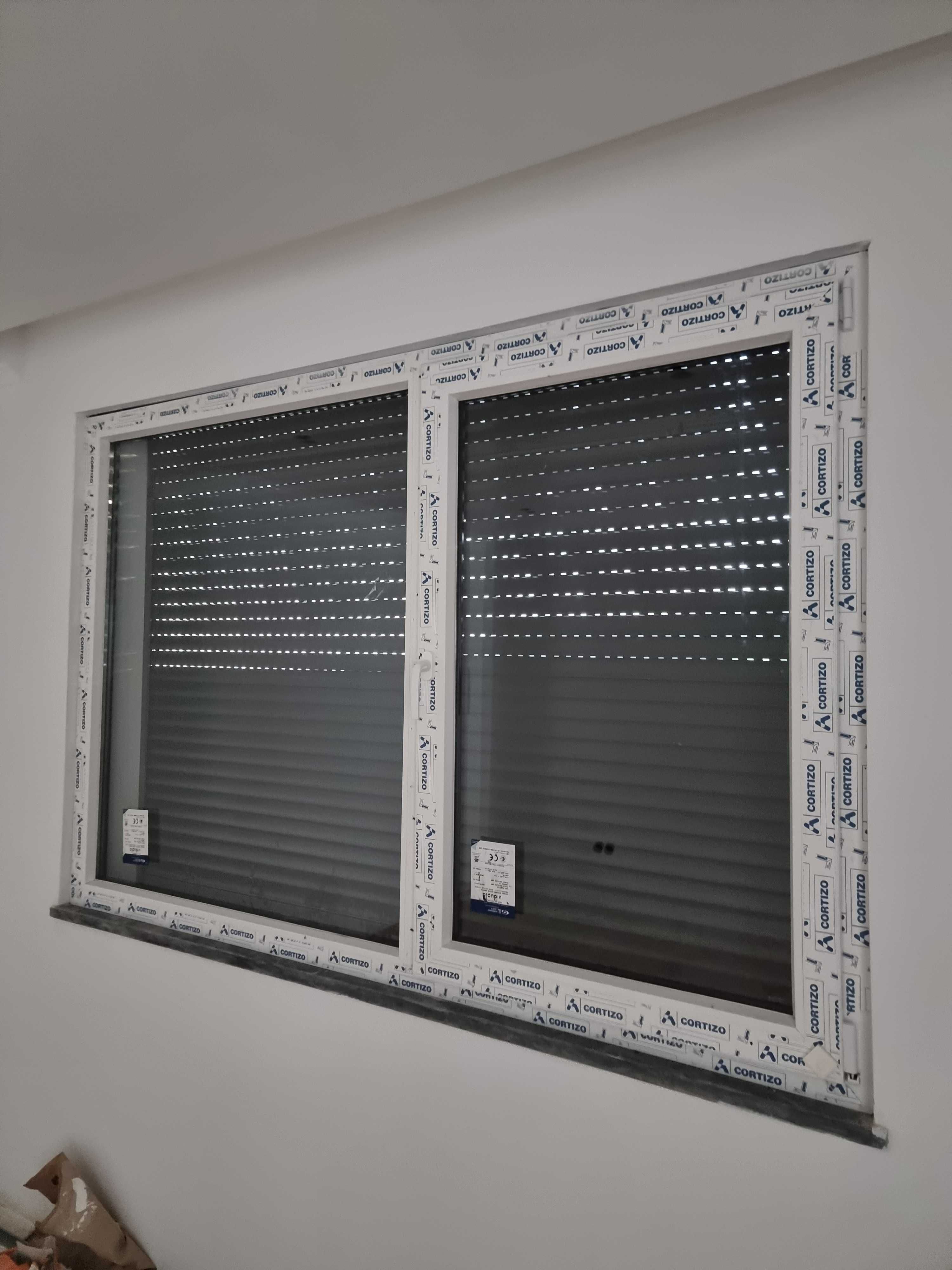 Janelas e portas em PVC, estores, Marquises, portadas em alumínio