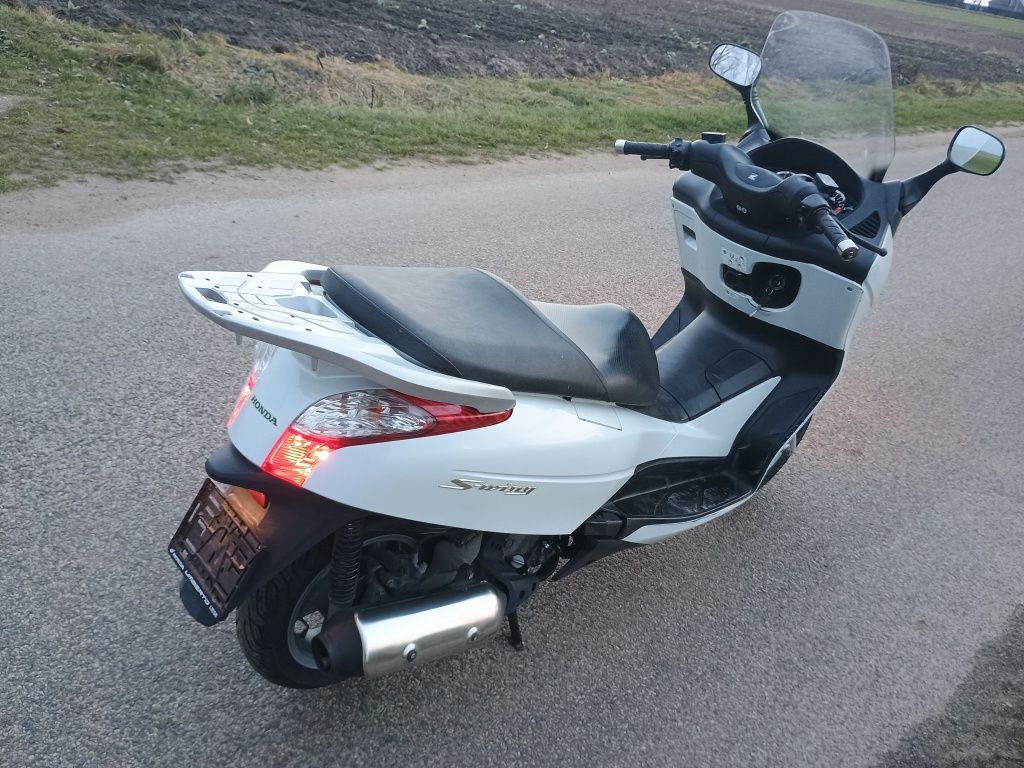 Honda S-Wing 125 pojemność z 2013 r