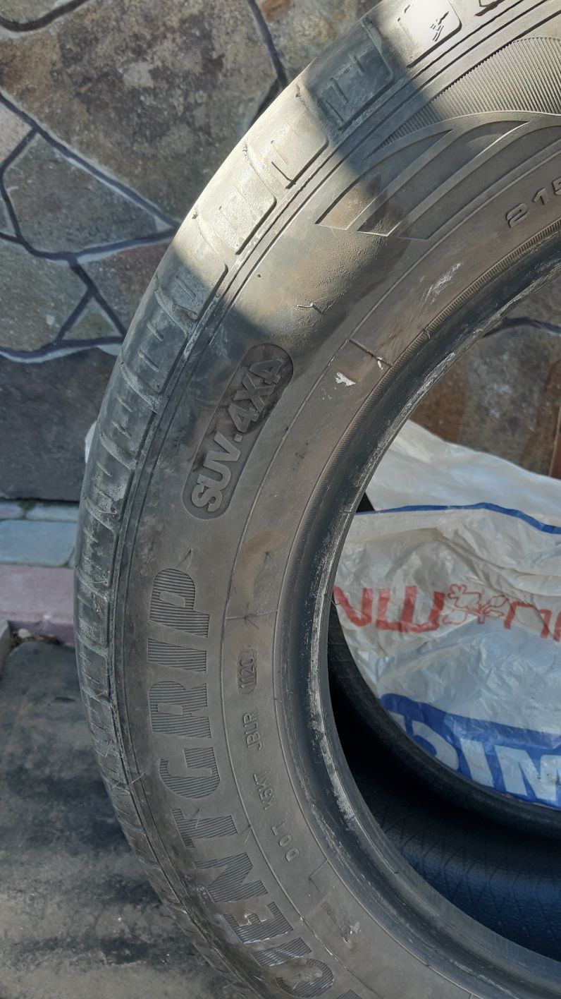 GOODYEAR EfficientGrip SUV 215/60R17