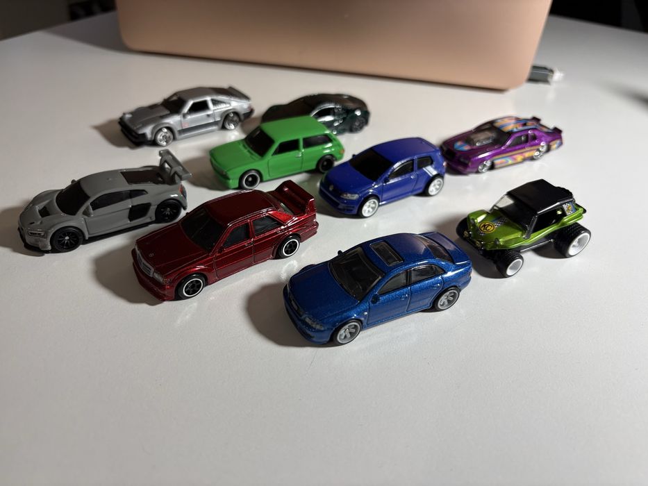 Hot wheels mercedes, audi