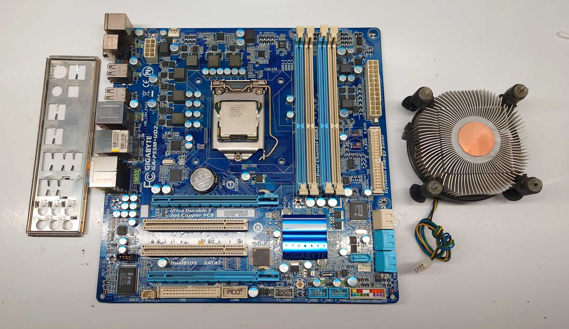 GIGABYTE GA-P55M-UD2 LGA1156 DDR3 microATX + Procesor i5-750 2,66GHz