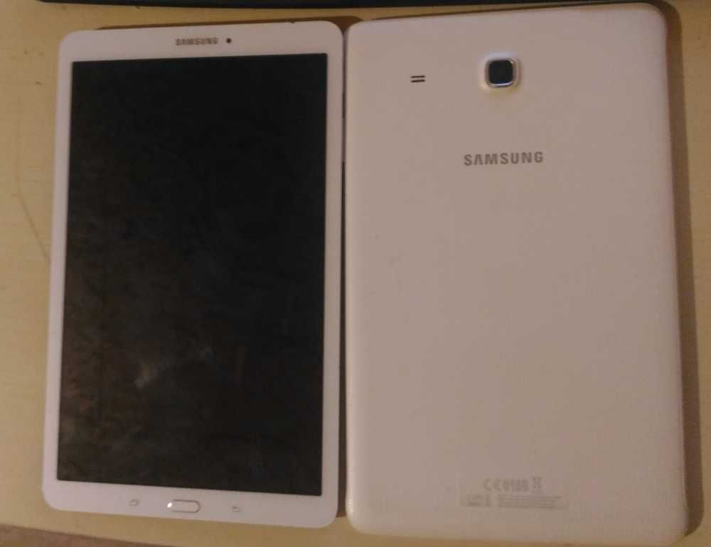 на samsung t561 дисплей с тачскрином белый в рамке