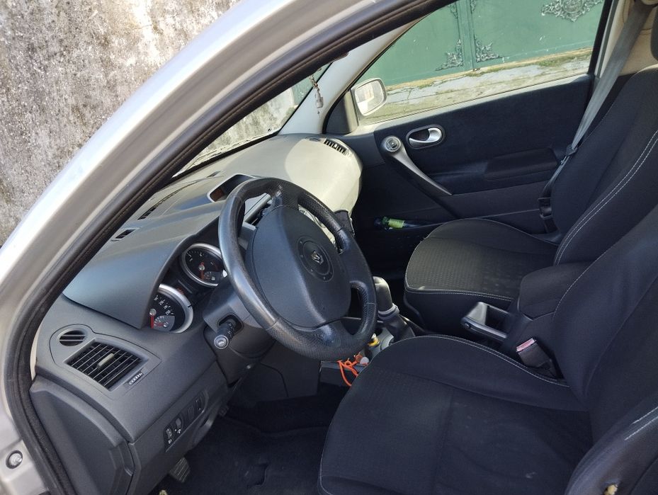 Renault Megane cinza