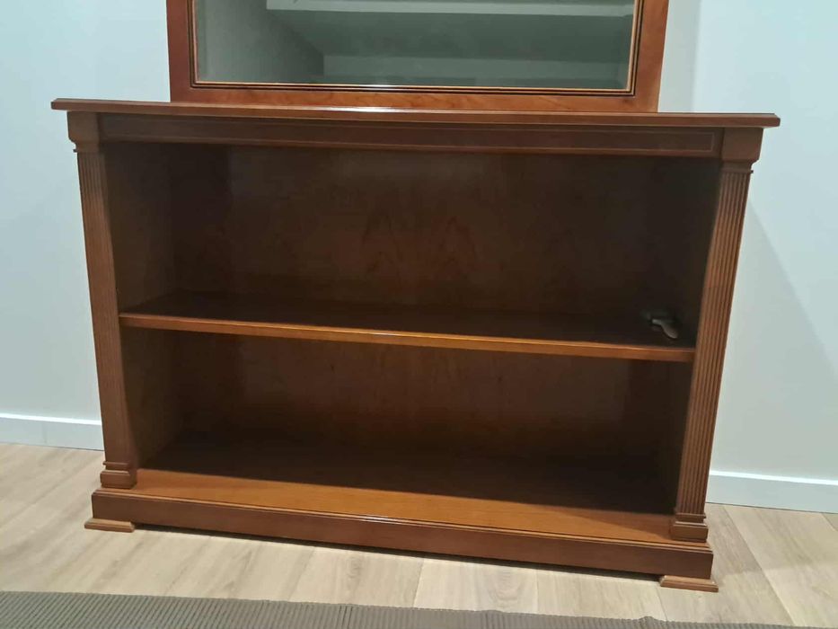 Movel de cerejeira e espelho