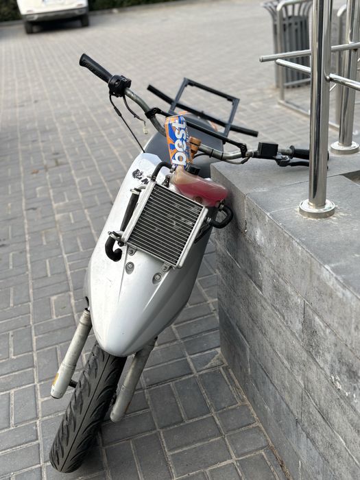 Yamaha Jog sa16 на Aerox ходовке