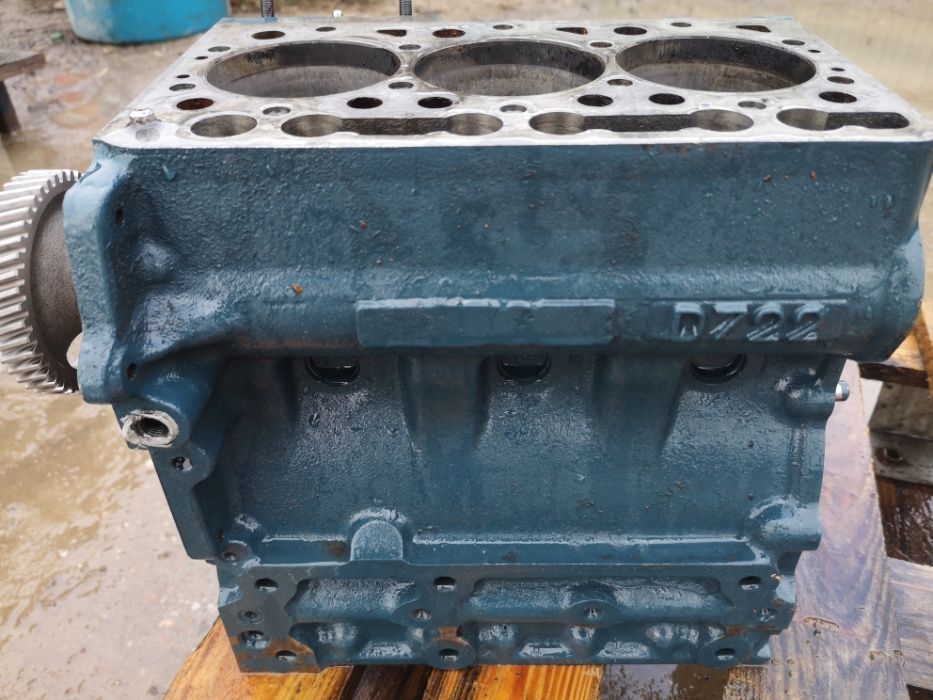 Blok silnika Kubota D722 pompa olejowa wody termostatu obudowa d1105