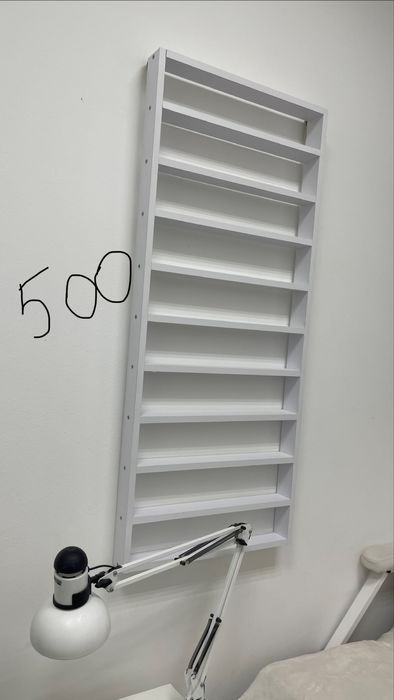 Продам б/у меблі майстра манікюру