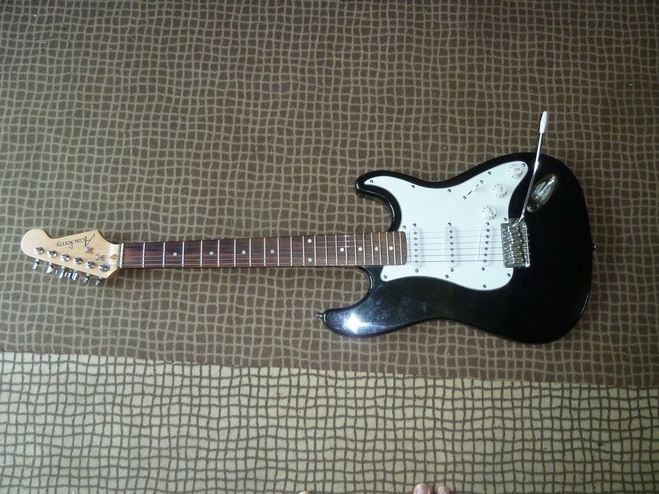 Gitara elektryczna z Piecykiem