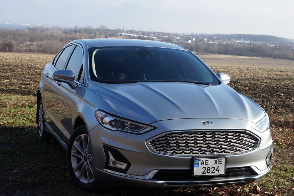 Ford Fusion Titanium 2020 plug-in hybrid