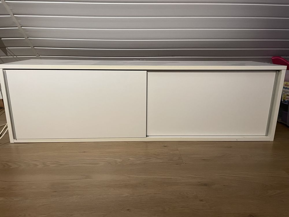 Movel/Estante Branco de Parede