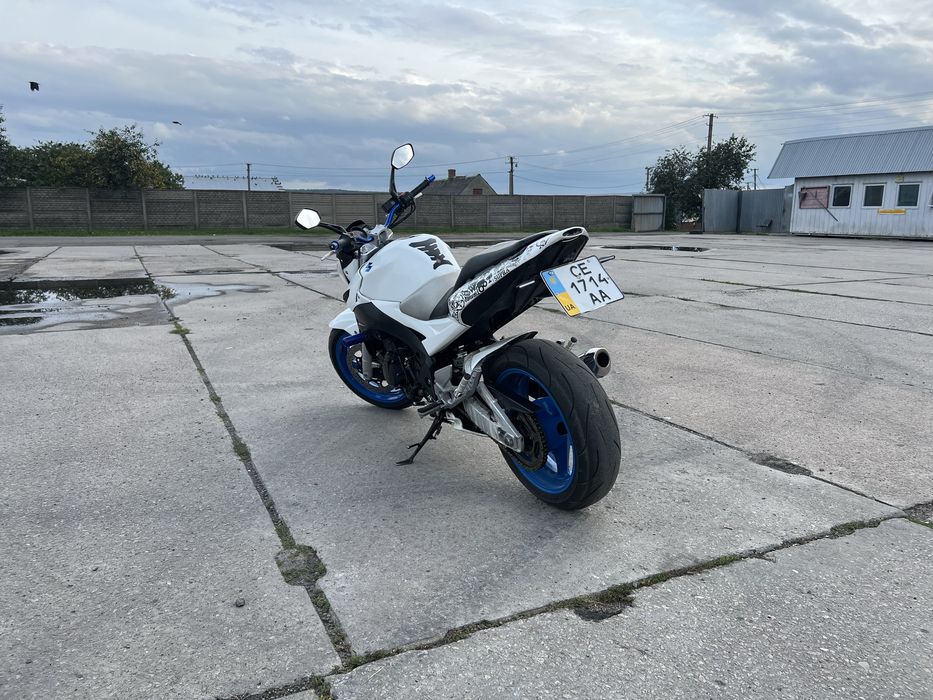 Suzuki GSR 600 2008 рік