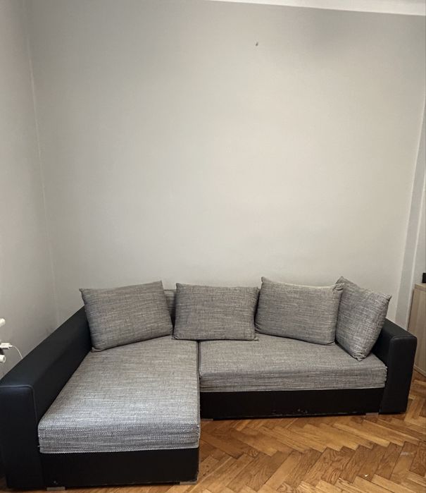Duży narożnik sofa z funkcją spania