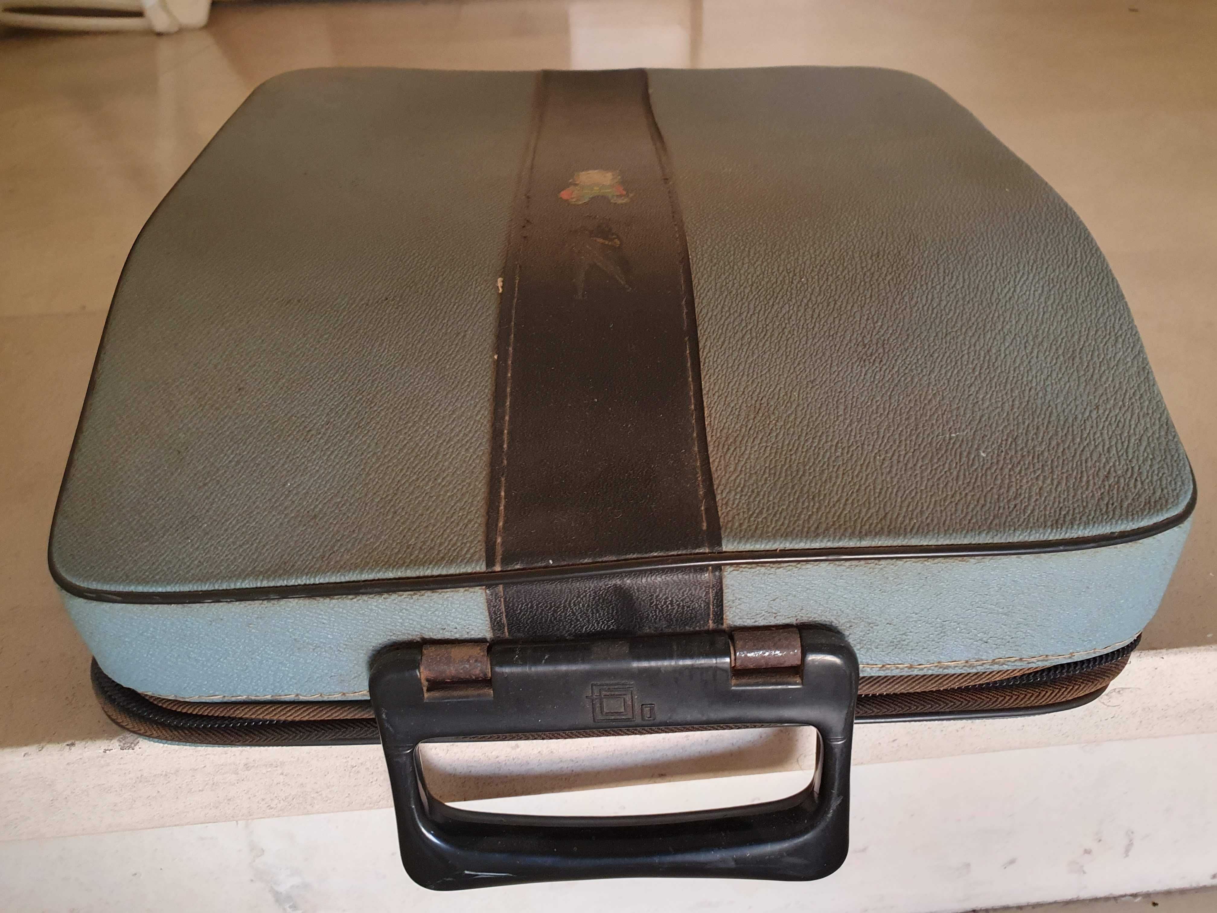 Artigo de coleção - Máquina de escrever Olivetti Lettera 32