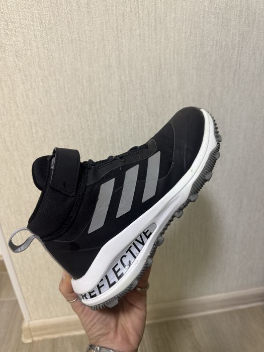 Ботінки Adidas чоботи , сапоги