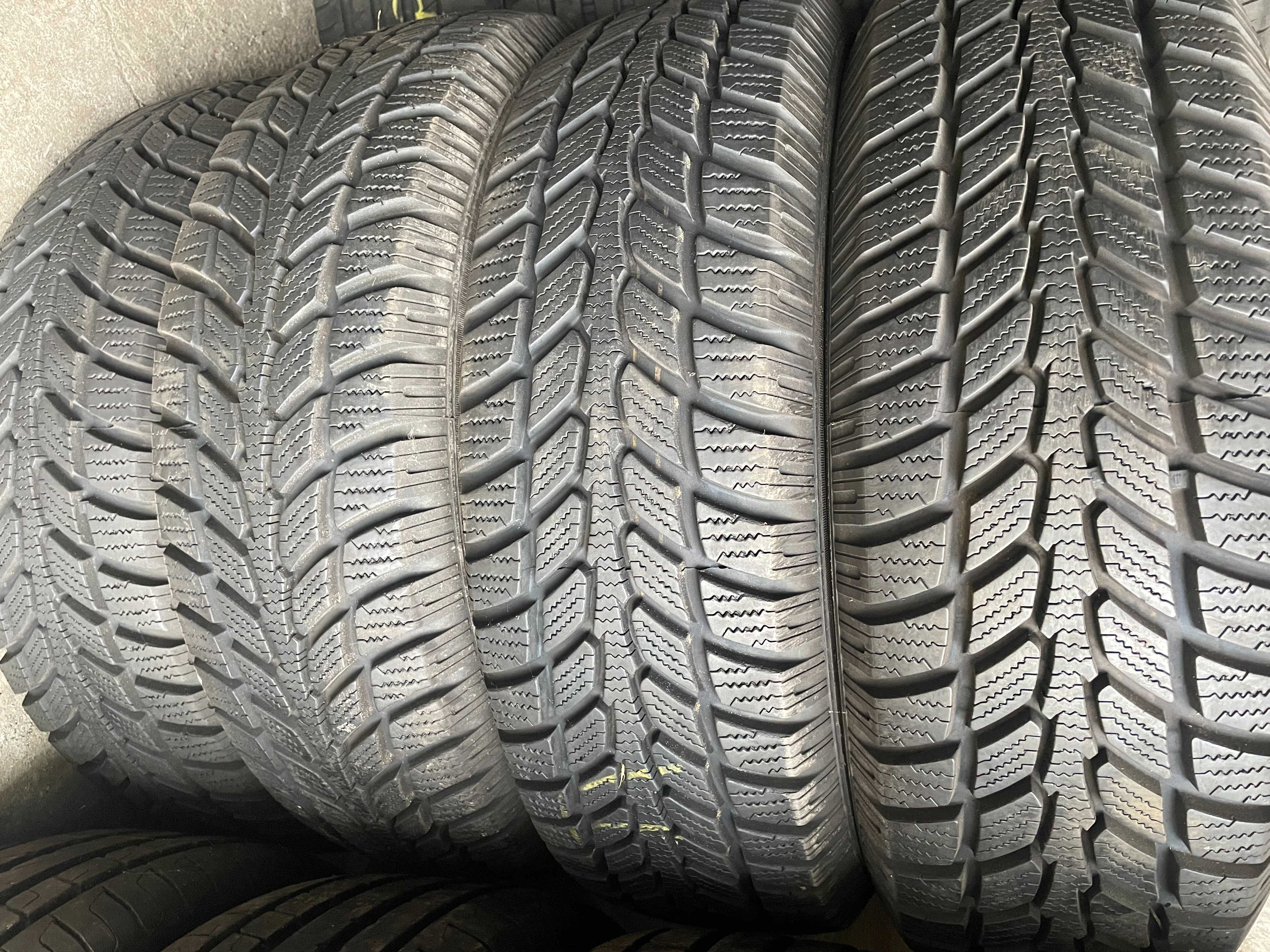 Komplet opon GT 215/70R16