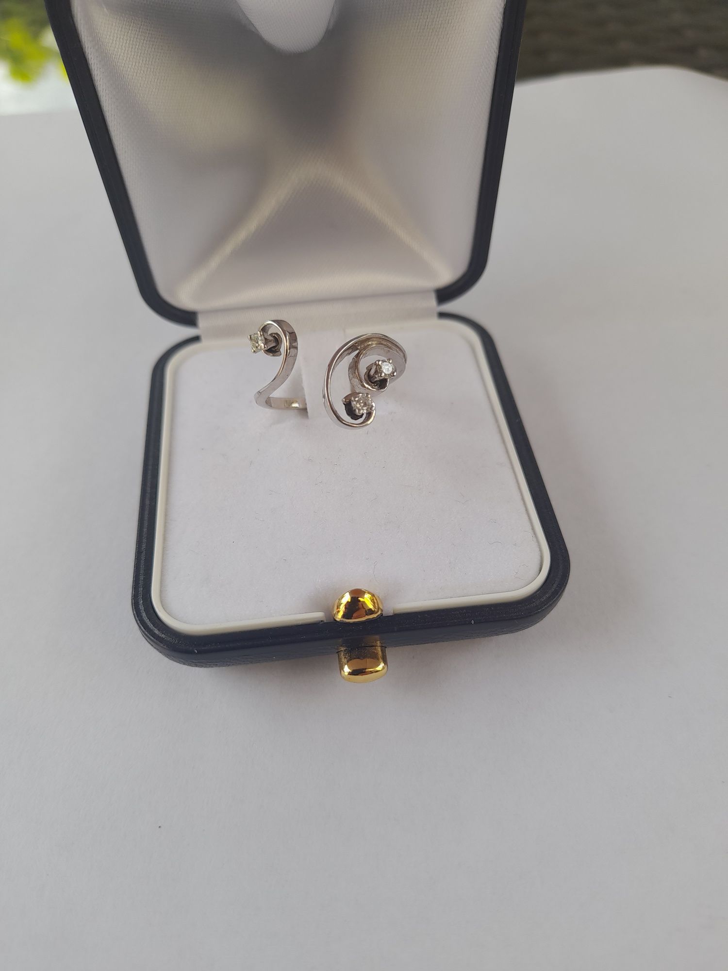 Zloty pierścionek z brylantami białe złoto pr 750 18ct