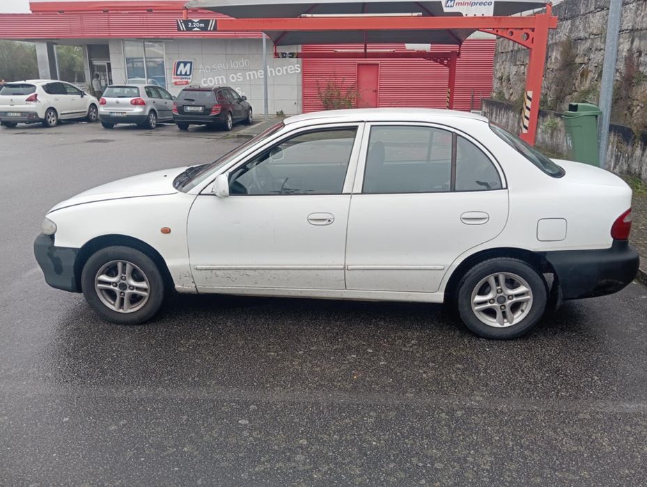 Hyundai accent 1.3 com ar condicionado