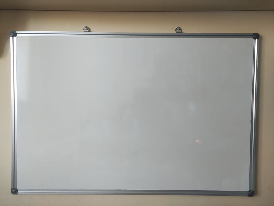 Biała tablica 90/60