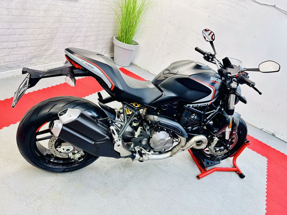 мотоцикл Ducati Monster 821 2020 р в оригіналі тільки з Японії