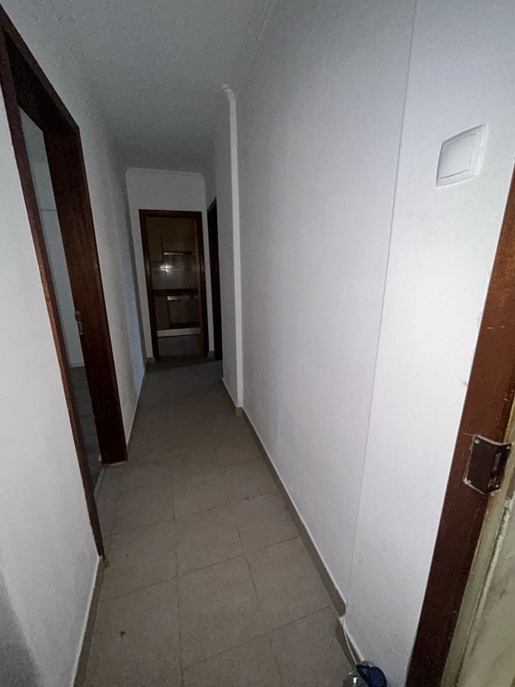 Armazem com quartos cozinha e wc