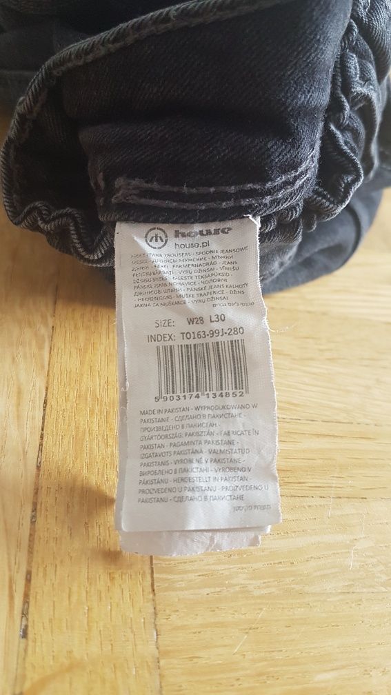 House jeansy czarne r. 28 Slim