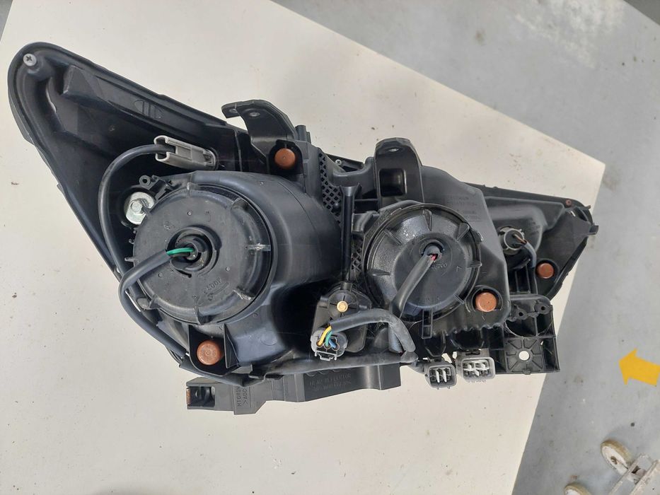 farol esquerdo Mitsubishi asx