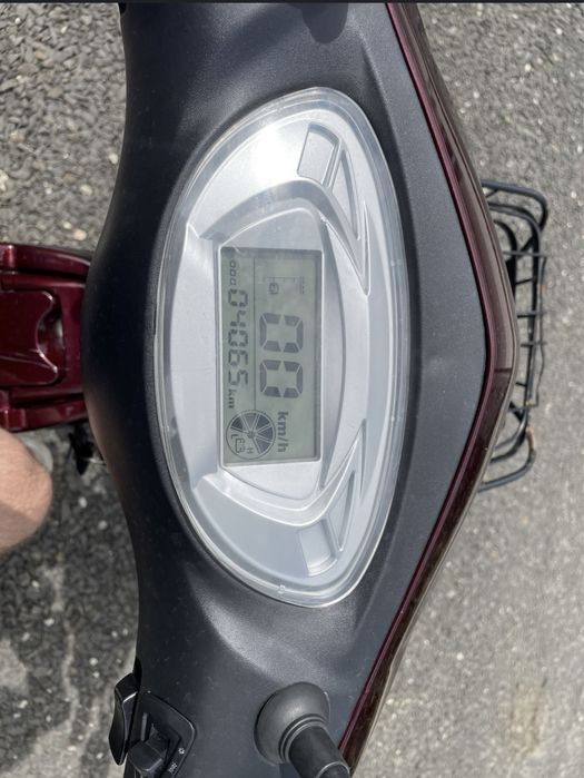 Електроскутер yadea