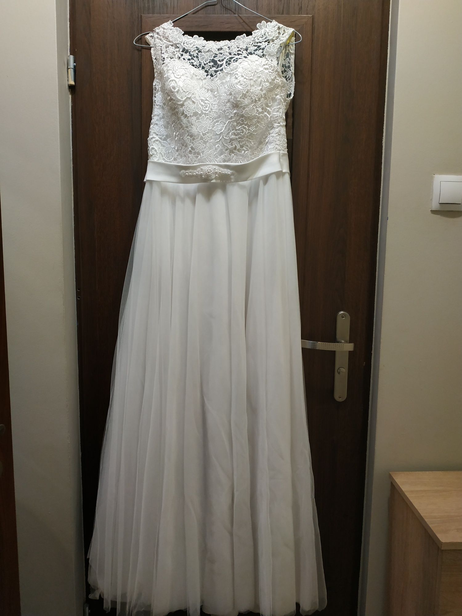 Suknia ślubna zwiewna tiulowa biała Margaret M/L