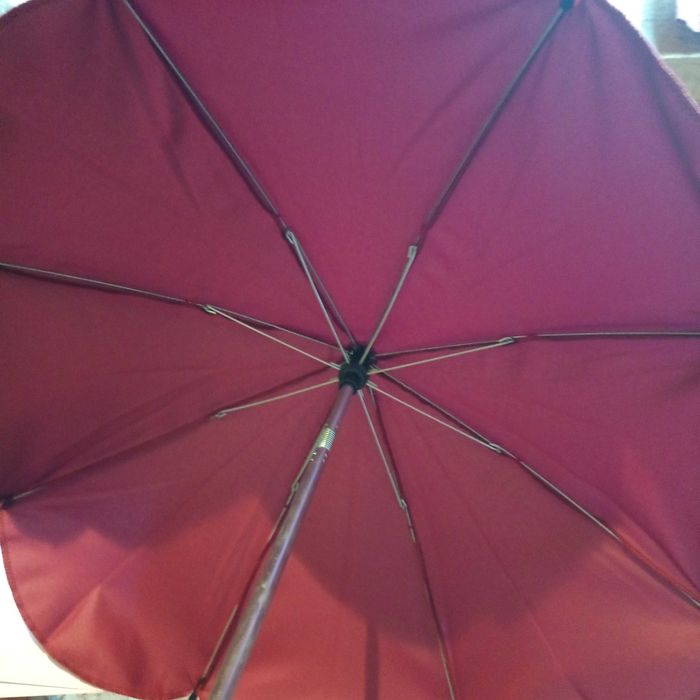 Bordowa parasolka do wózka dziecięcego