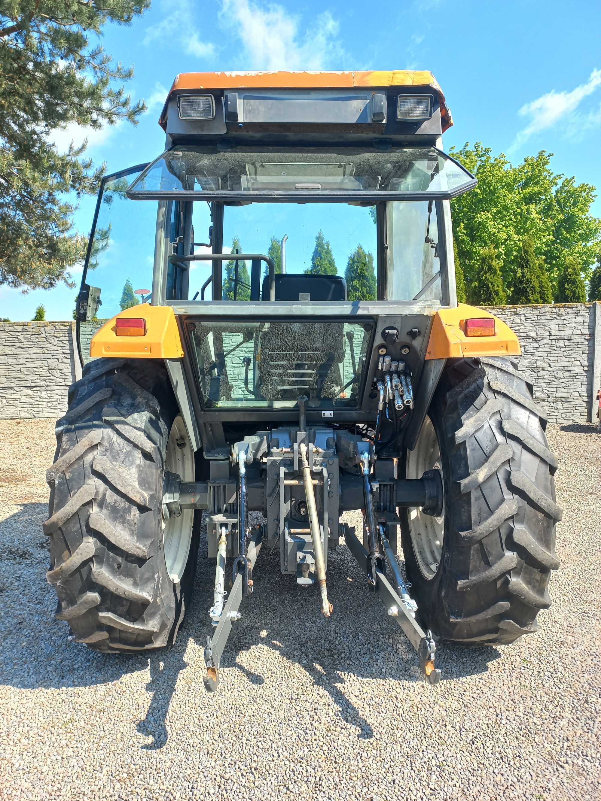 Renault Ergos Claas celtis silnik John Deere Pełzaki do paszowozu