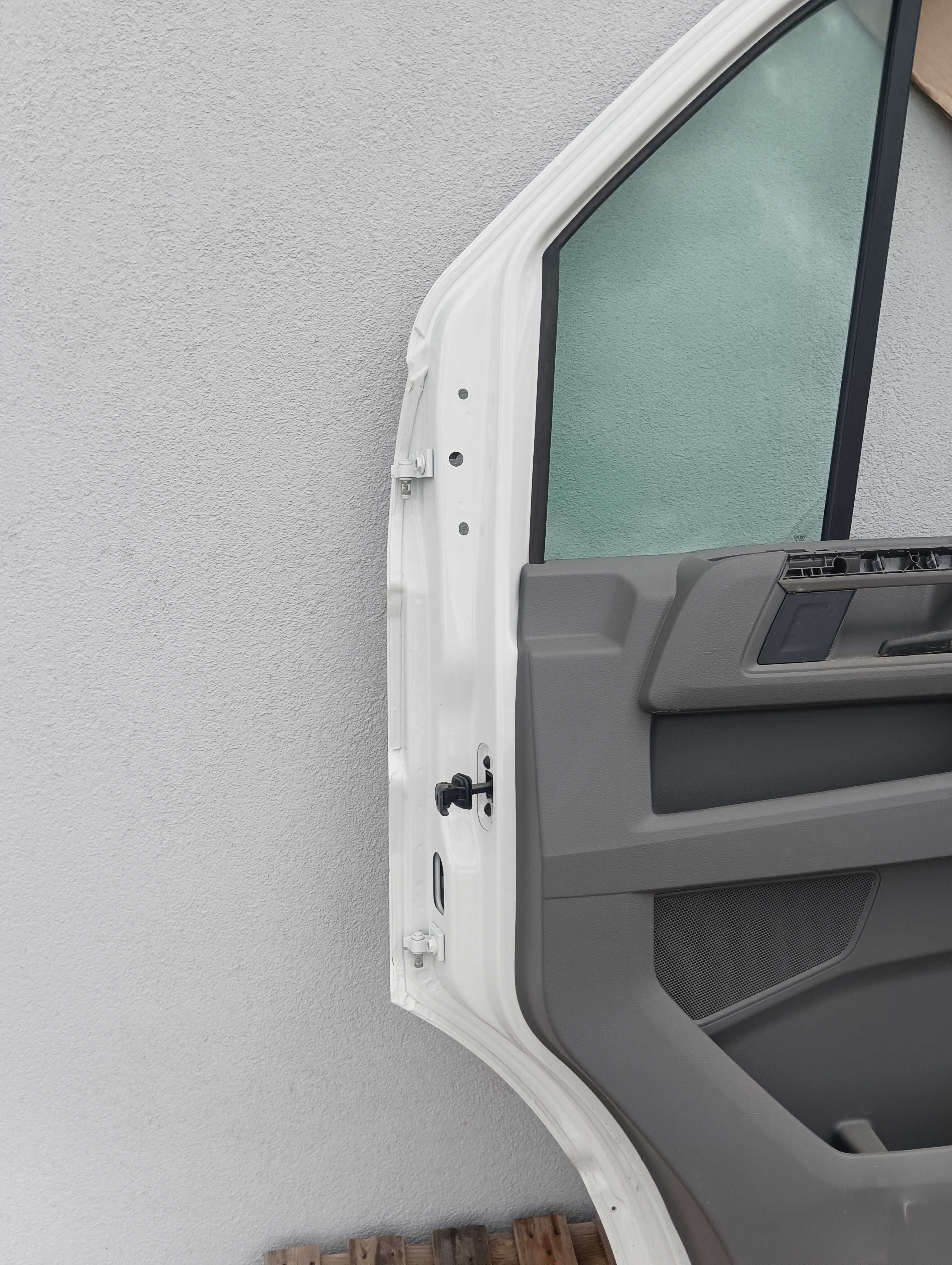 Drzwi Przednie Prawe VW CRAFTER II 2017 MAN TGE białe A2595-06