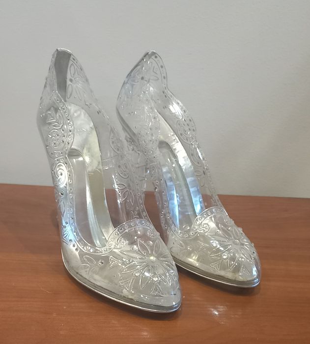 Туфлі з прозорими камінцями  Dolce Gabbana оригінал