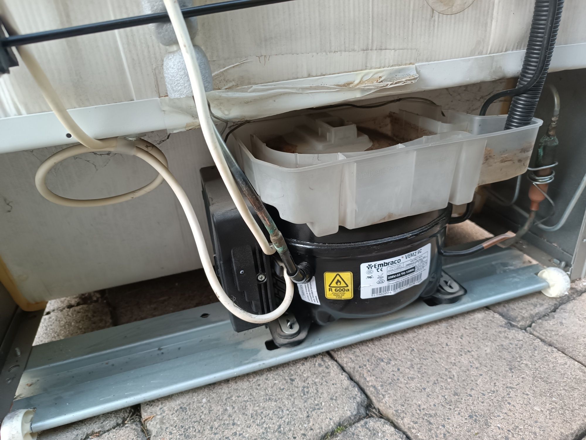 Lodówka AEG. Możliwy transport