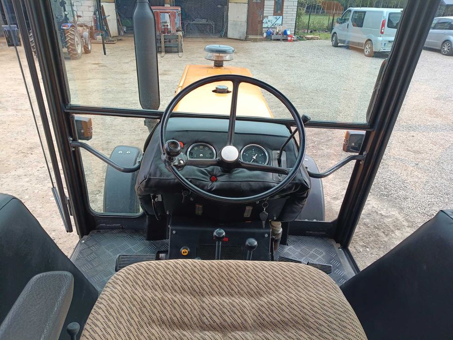 Ciągnik rolniczy Renault 981