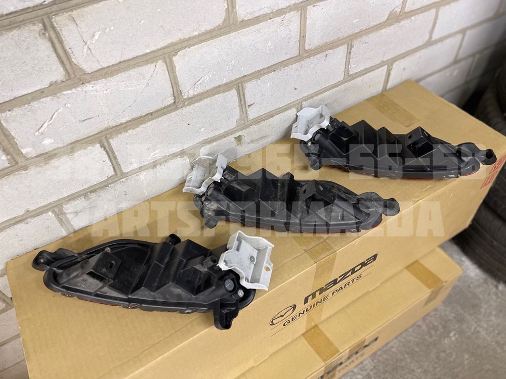 Отражатель, катафот в бампер Mazda CX5 KE KF 2013-2021 CX9 CX30 6 GJ 3