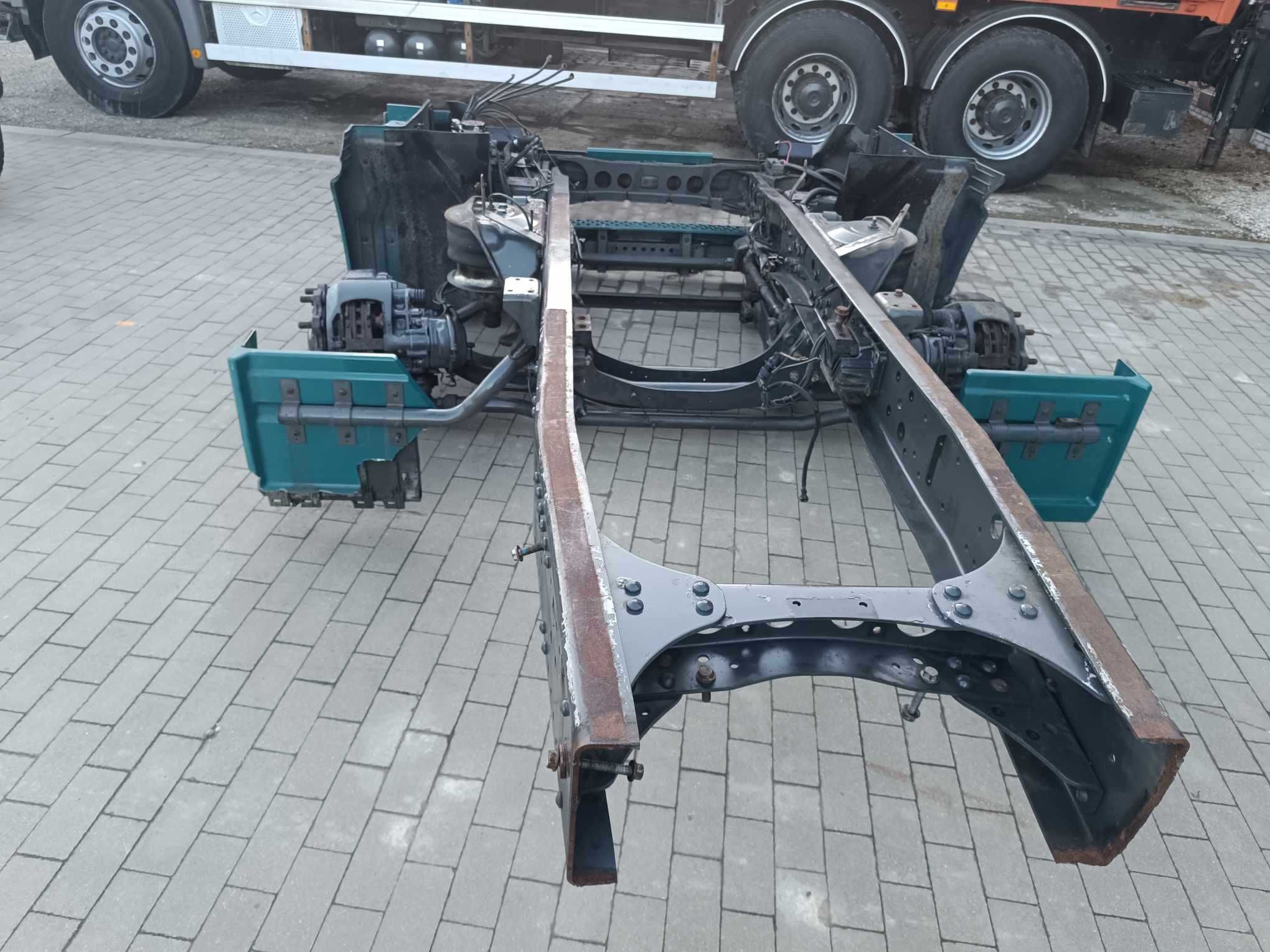 oś przednia zwrotnice Kolumna kierownicza docisk piasta Actros MP 1 2